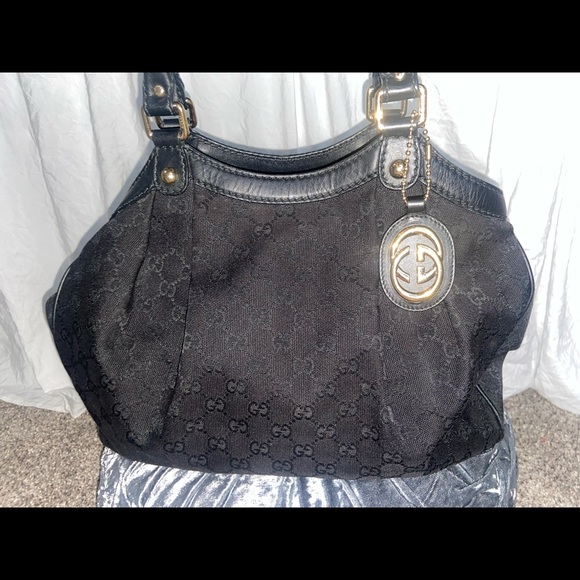 Black Gucci bag - Picture 1 of 7